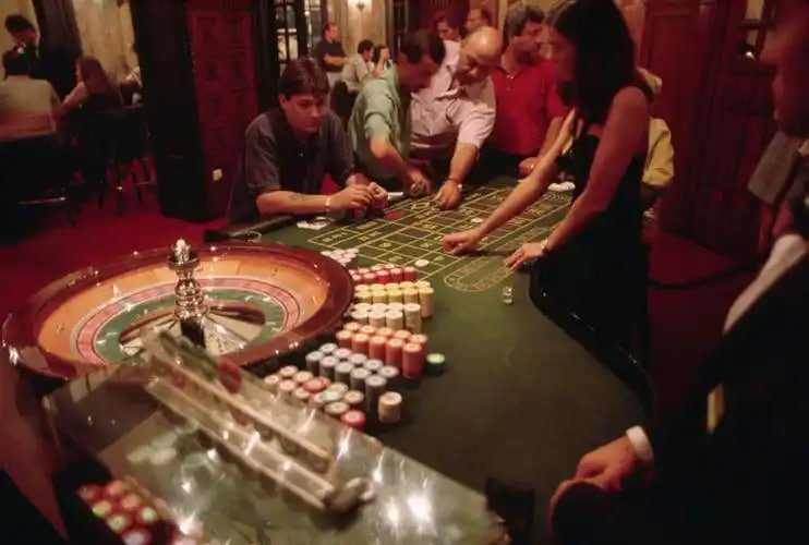 v8 casino